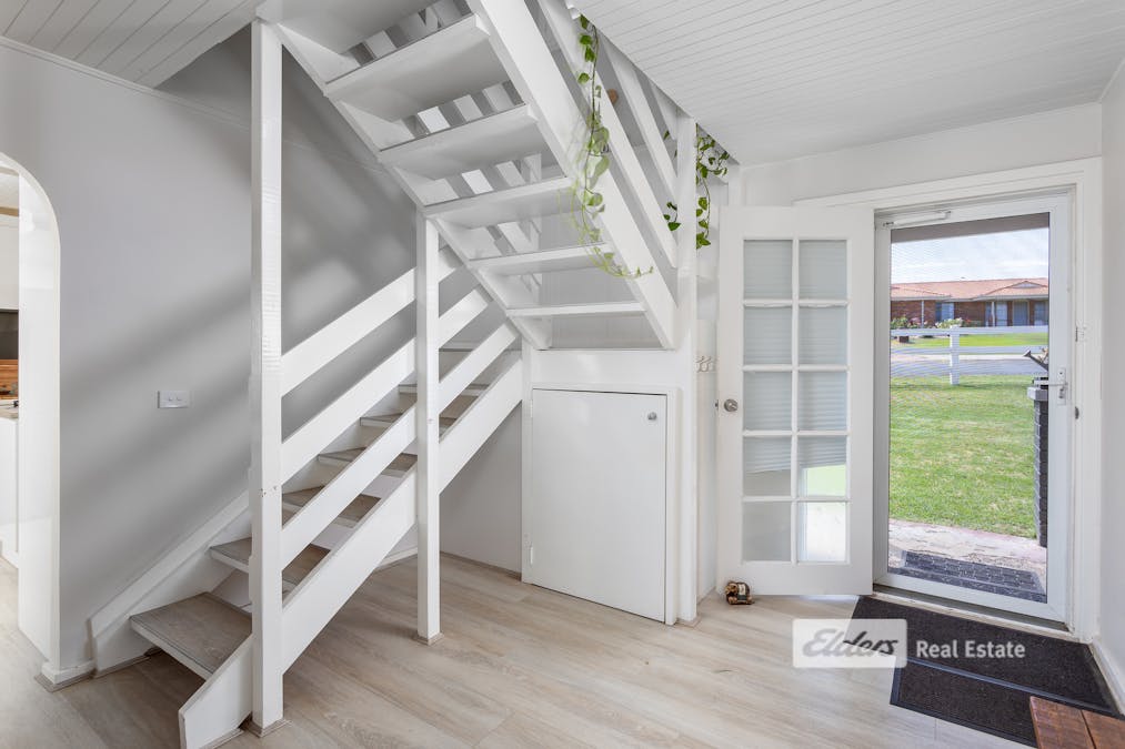 39 Latour Street, Australind, WA, 6233 - Image 3