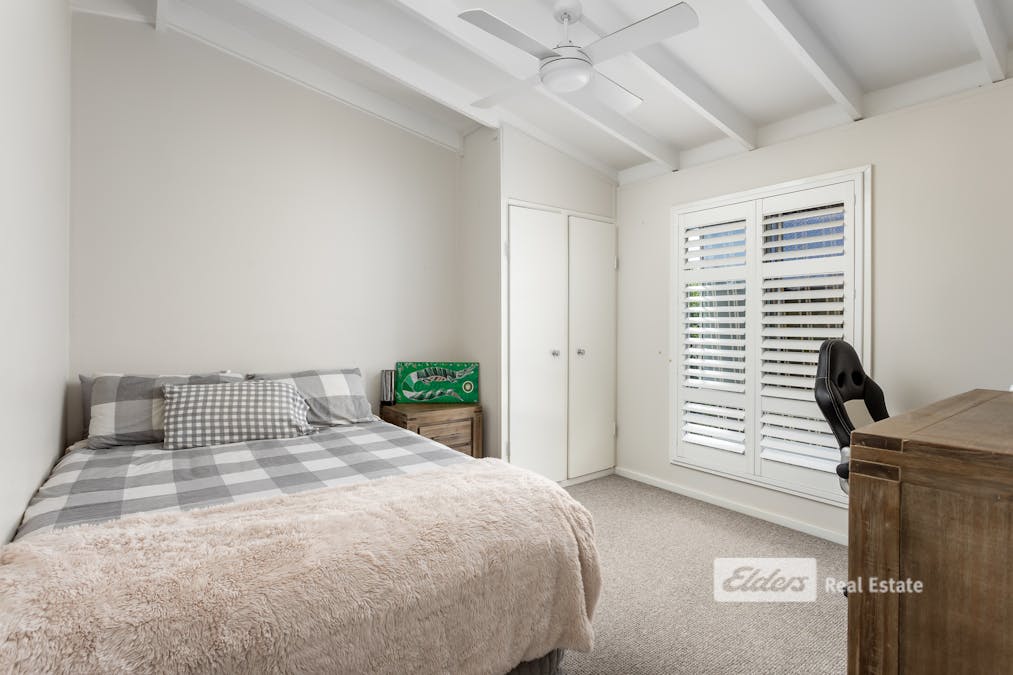 39 Latour Street, Australind, WA, 6233 - Image 16