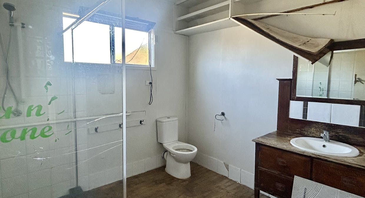 69 Scott Street, St George, QLD, 4487 - Image 8