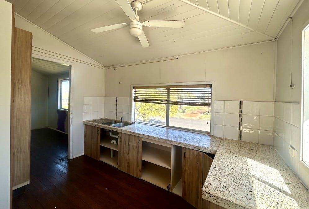 69 Scott Street, St George, QLD, 4487 - Image 16