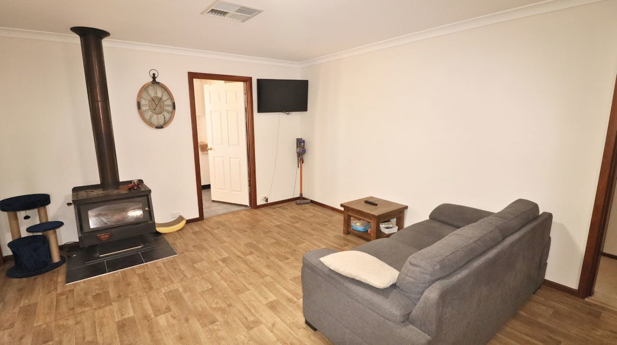 21 Danubin Street, Wongan Hills, WA, 6603 - Image 6
