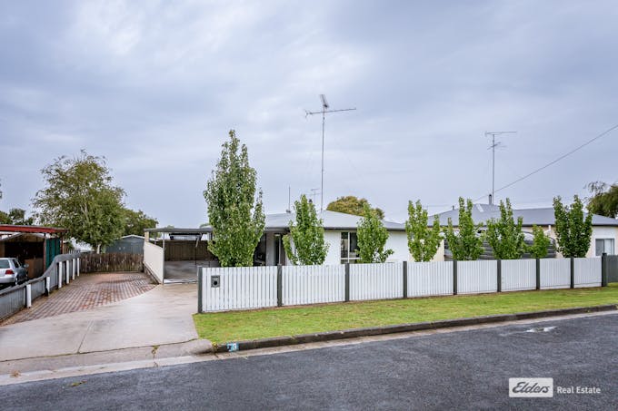 13 Fourth Avenue, Naracoorte, SA, 5271 - Image 1