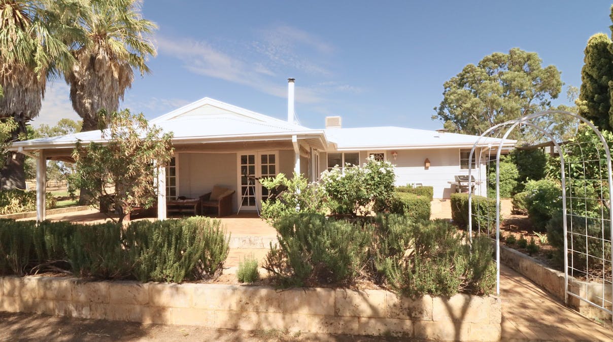 169 Manmanning Road, Wongan Hills, WA, 6603 - Image 2