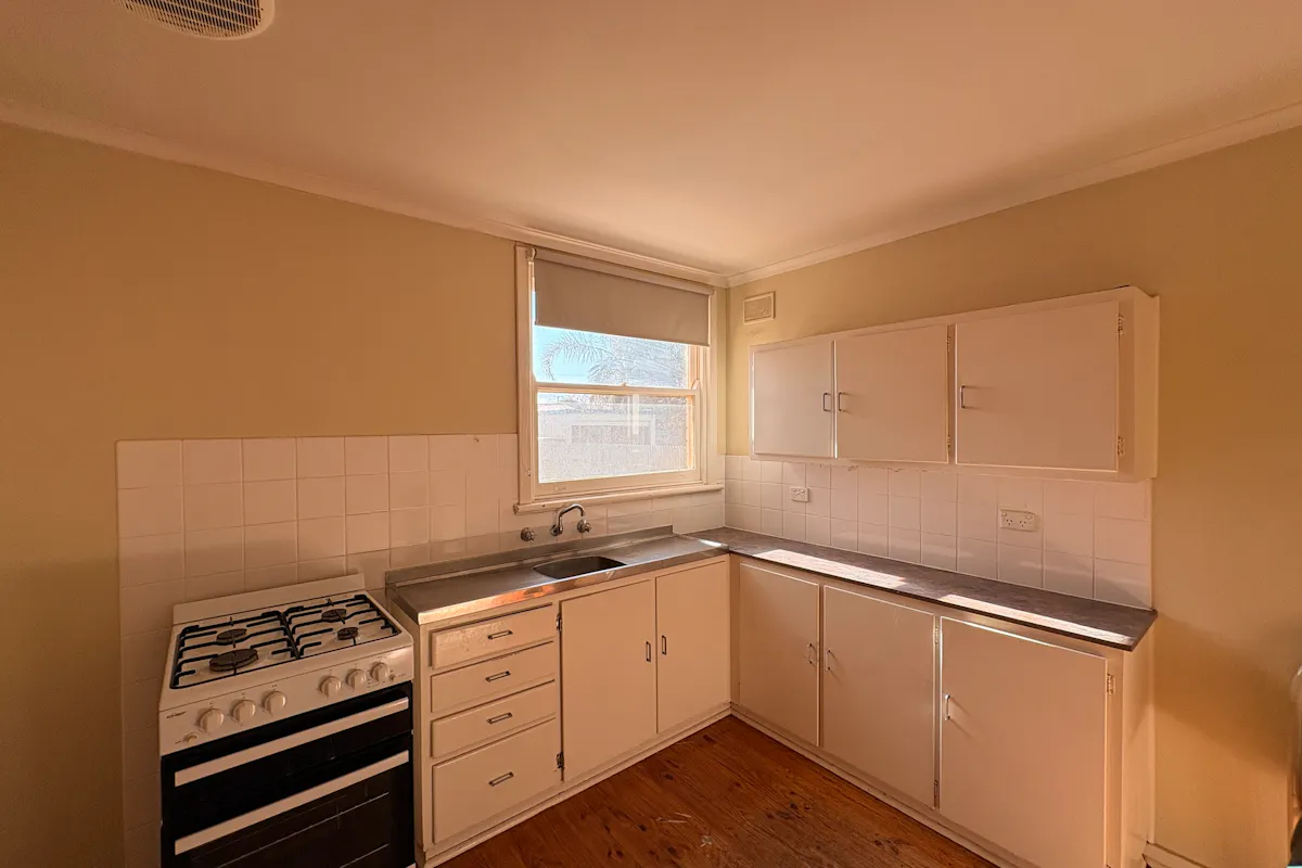 42 Loring Street — photo 3 of 10