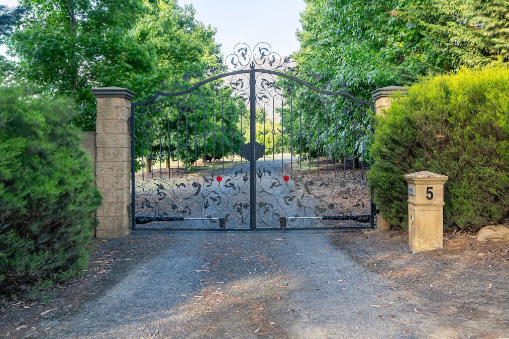 5 South Cathedral Lane, Buxton, VIC, 3711 - Image 2