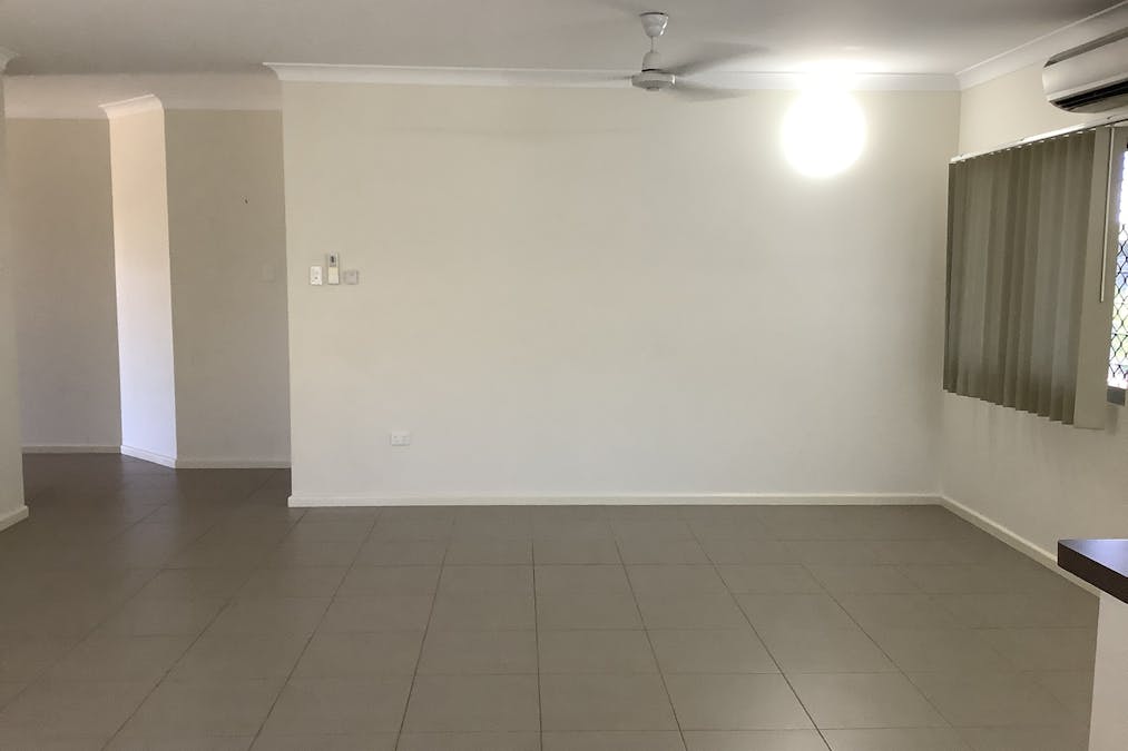 Lyons, NT, 0810 - Image 3