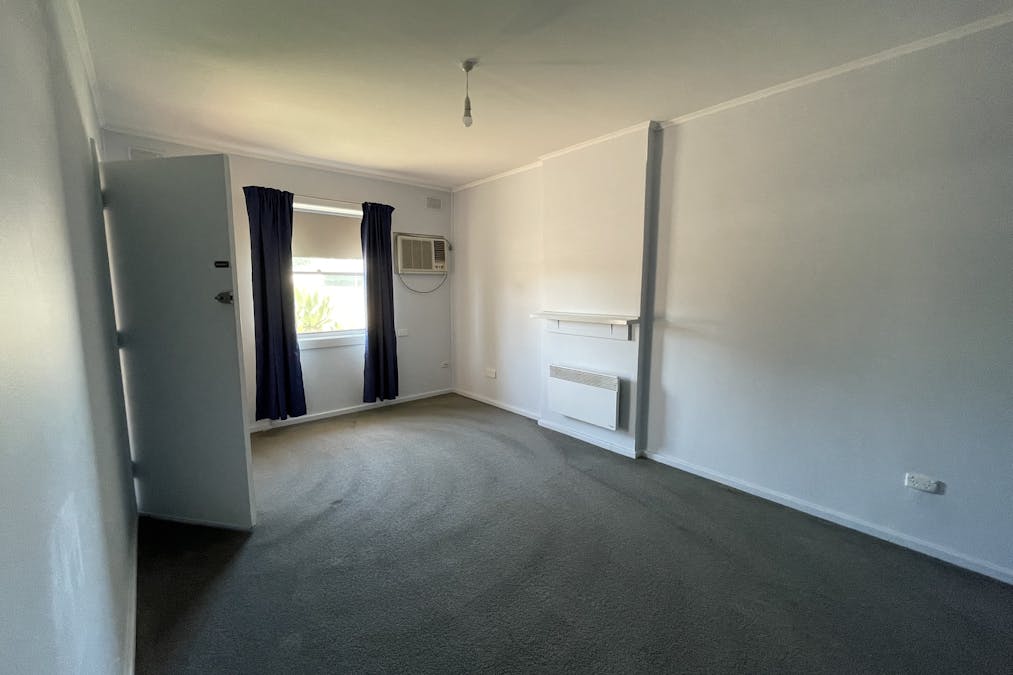 9 McMahon Street, Whyalla Norrie, SA, 5608 - Image 2