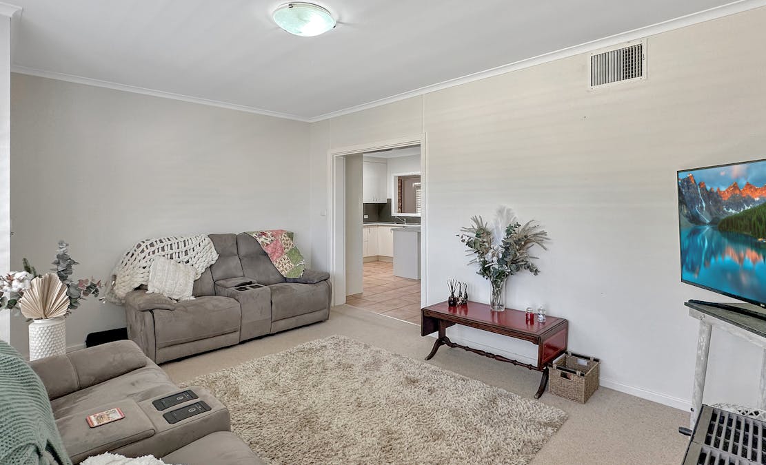 27 Goold Street, Cobar, NSW, 2835 - Image 4
