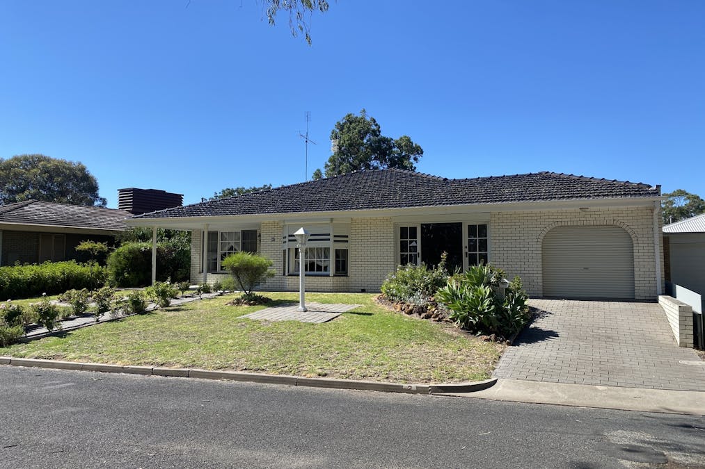 2 Fong Tong Avenue, Warracknabeal, VIC, 3393 - Image 2