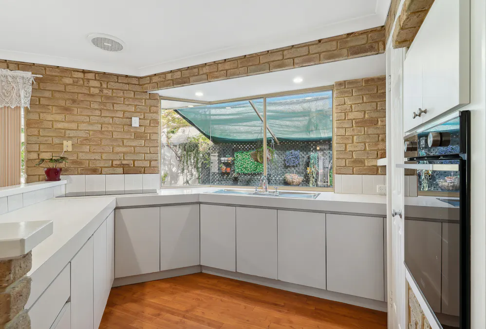 10 Woodbridge Drive, Cooloongup, WA, 6168 - Image 5