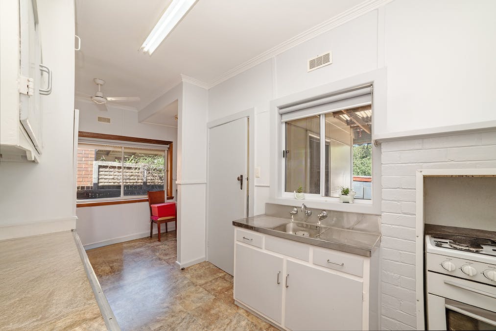 7 Roberts Street, Hamilton, VIC, 3300 - Image 3