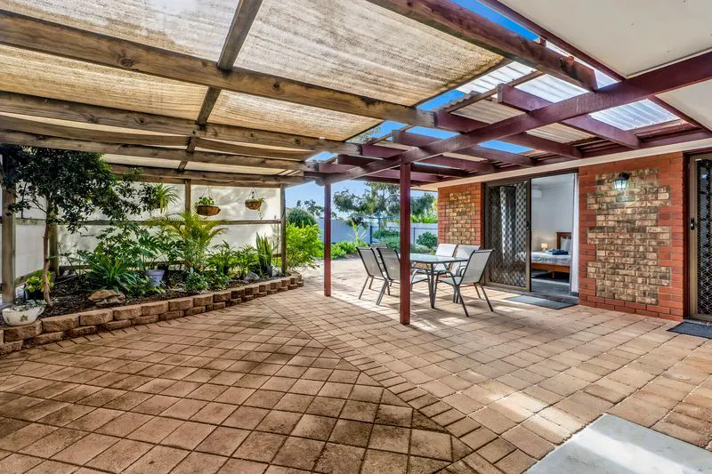 4 Vivian Cock Street — photo 11 of 13