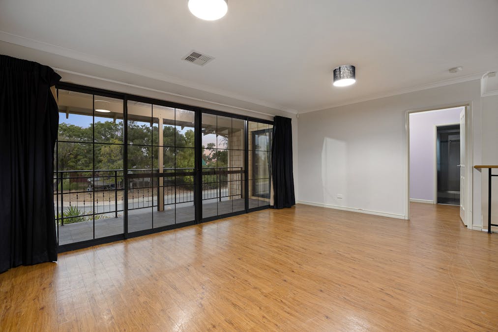 16 Fendam Street, Waikiki, WA, 6169 - Image 9