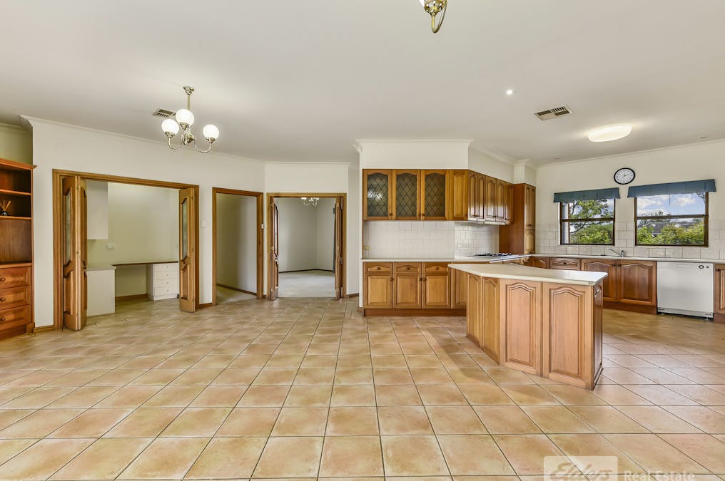 6 Matheson Road, Millicent, SA, 5280 - Image 8