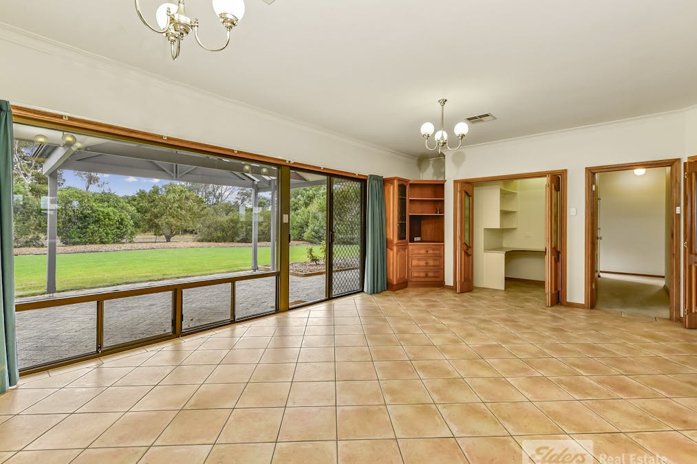 6 Matheson Road, Millicent, SA, 5280 - Image 10