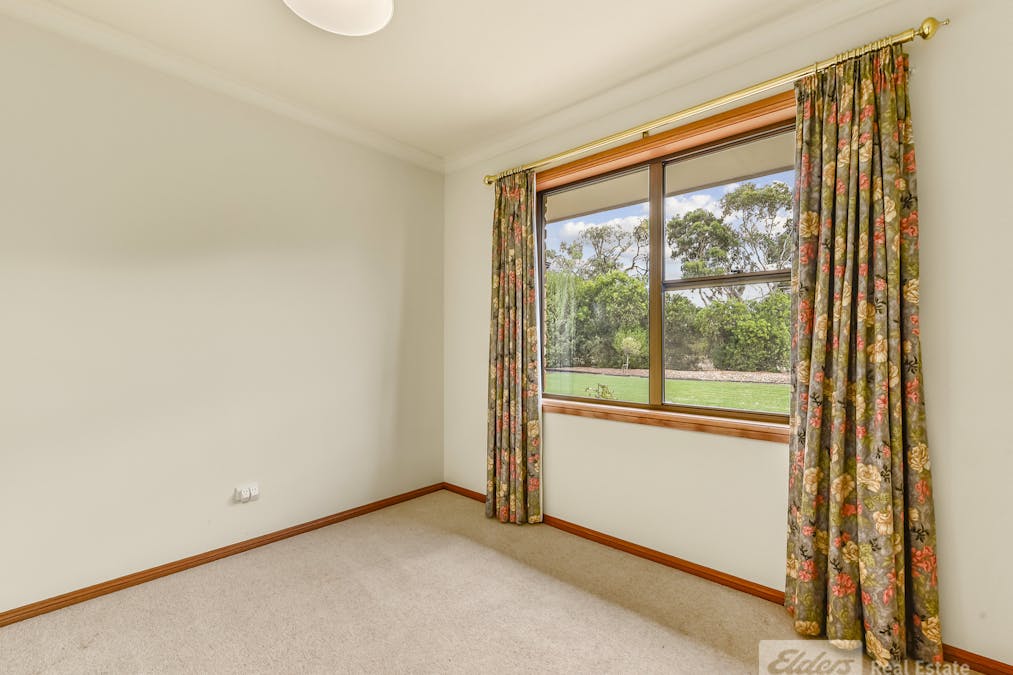 6 Matheson Road, Millicent, SA, 5280 - Image 12