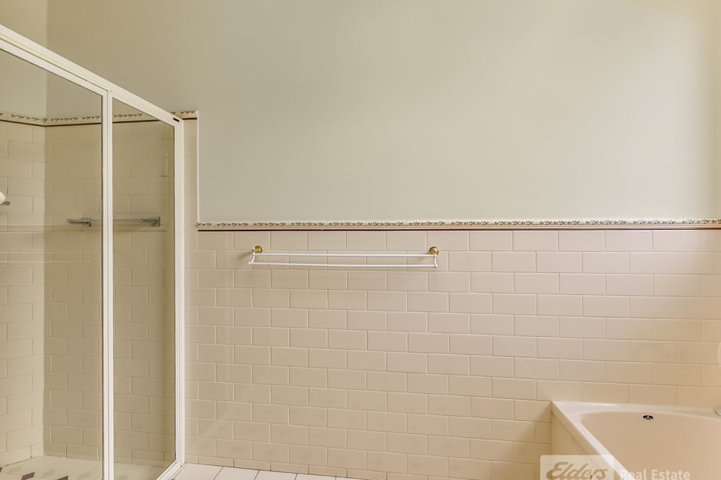 6 Matheson Road, Millicent, SA, 5280 - Image 14