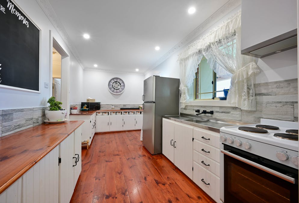 35 Gordon Street, Whyalla Norrie, SA, 5608 - Image 4