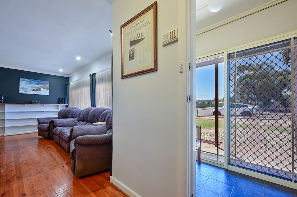 35 Gordon Street, Whyalla Norrie, SA, 5608 - Image 6
