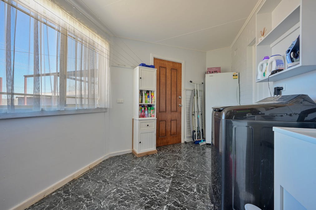 35 Gordon Street, Whyalla Norrie, SA, 5608 - Image 15