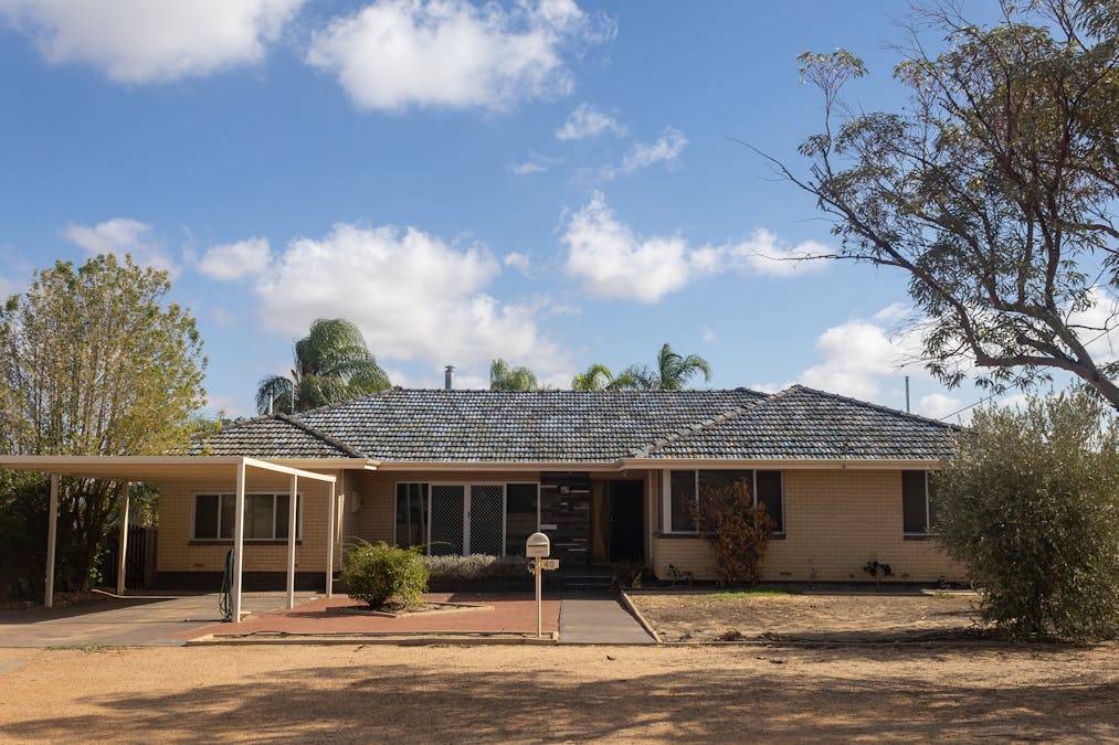 40 Cunningham Street, Merredin, WA, 6415 - Image 2