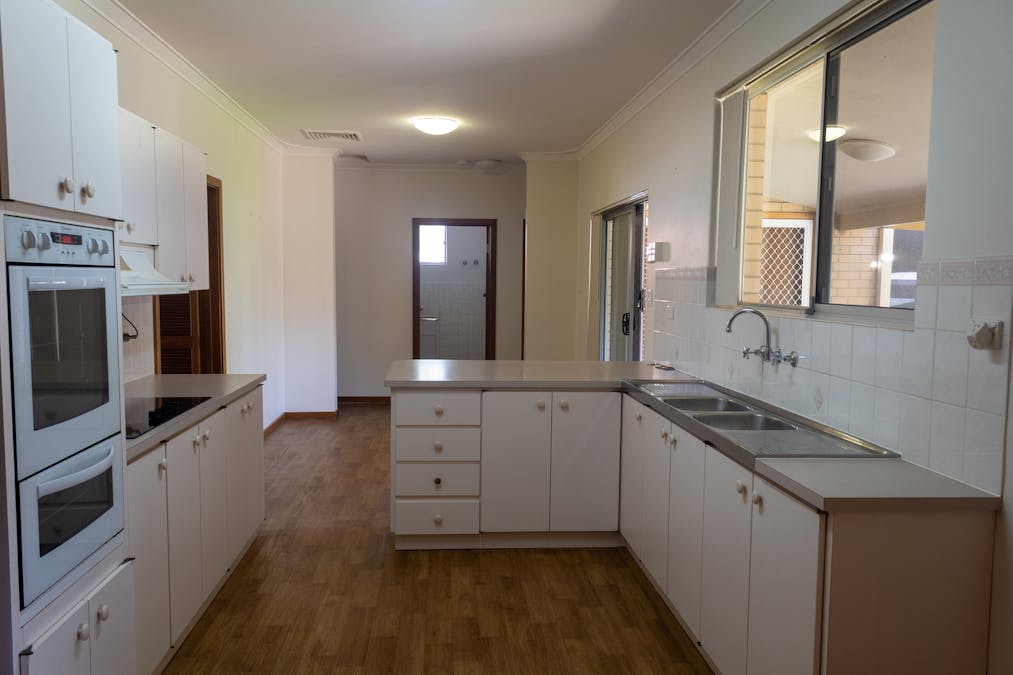 40 Cunningham Street, Merredin, WA, 6415 - Image 4