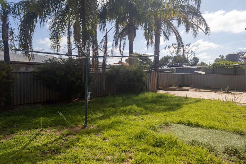 40 Cunningham Street, Merredin, WA, 6415 - Image 17