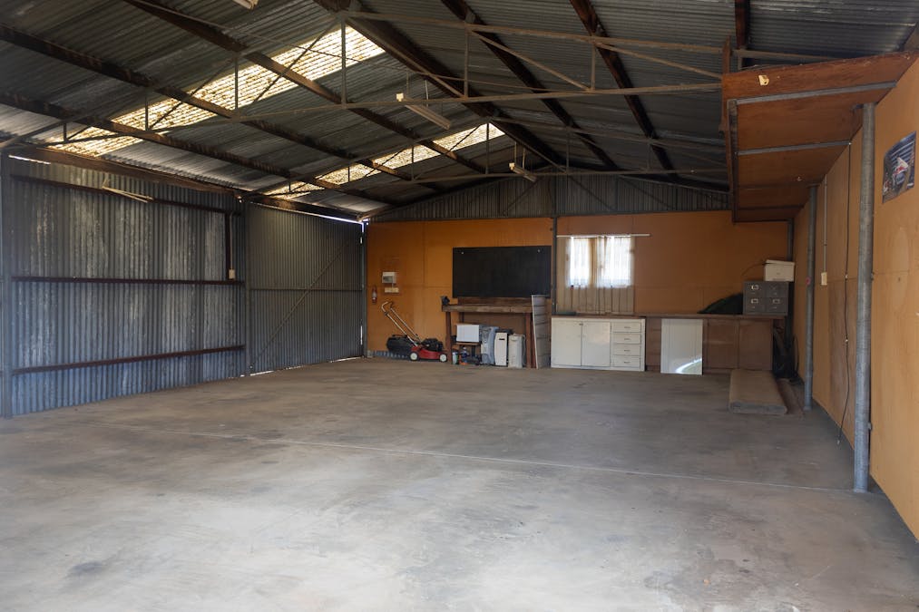 40 Cunningham Street, Merredin, WA, 6415 - Image 19