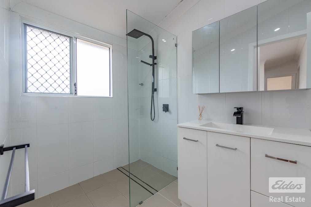 5 Yalbaroo Road, Northam, WA, 6401 - Image 12