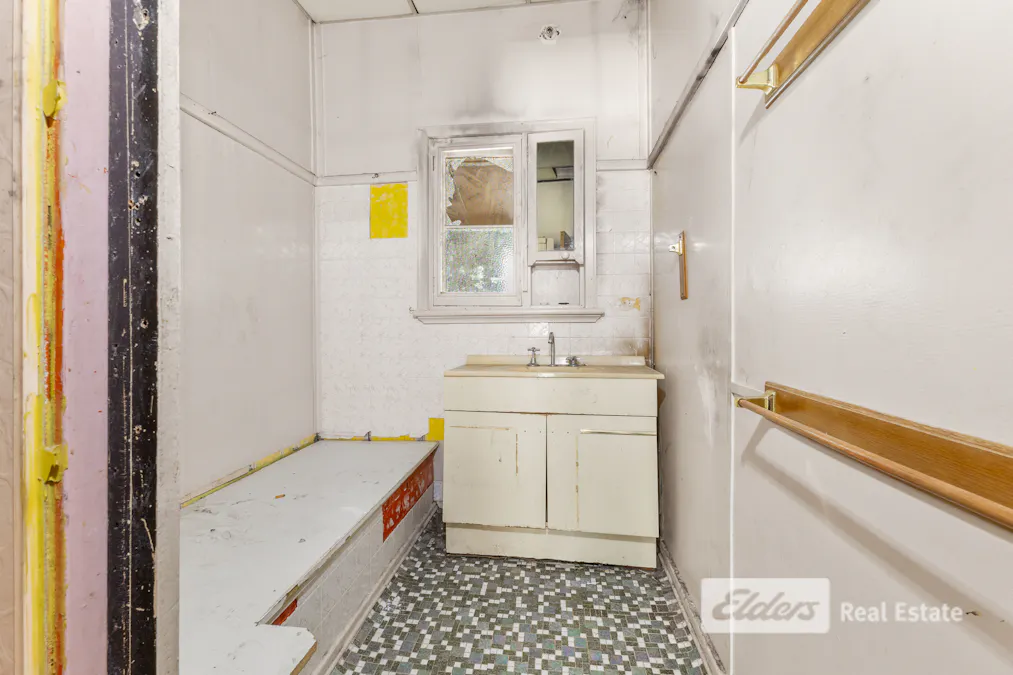 6 Venn Street East, Collie, WA, 6225 - Image 11