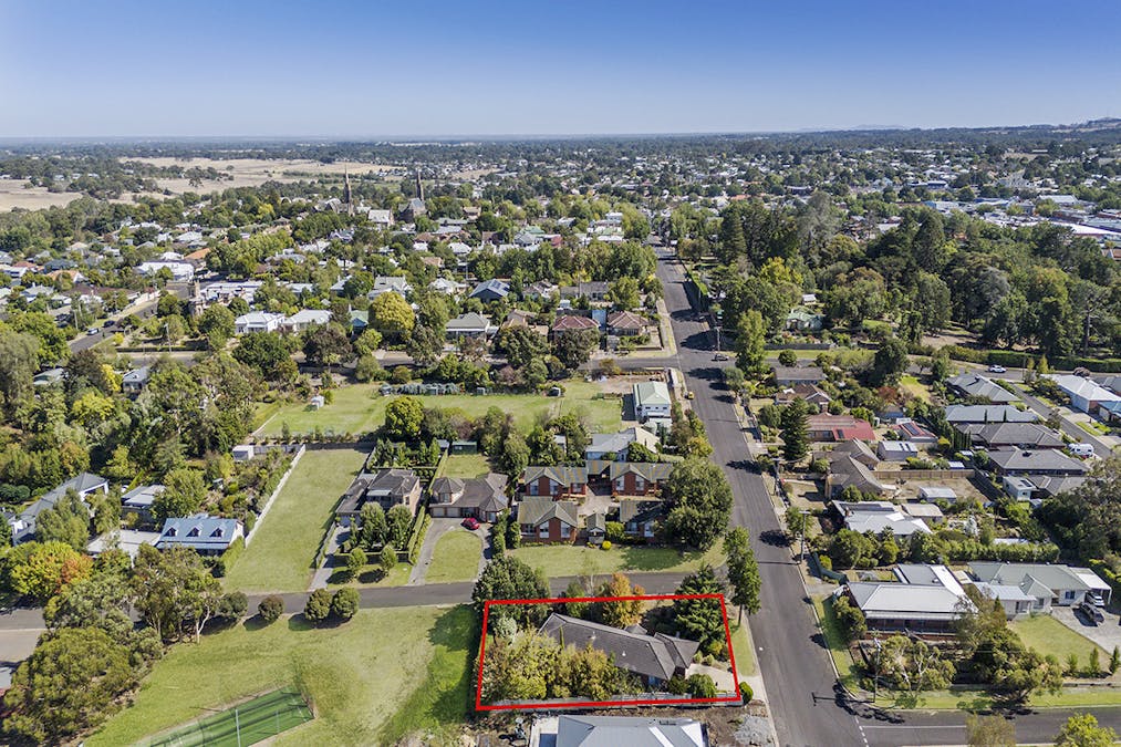 21 Kennedy Street, Hamilton, VIC, 3300 - Image 12