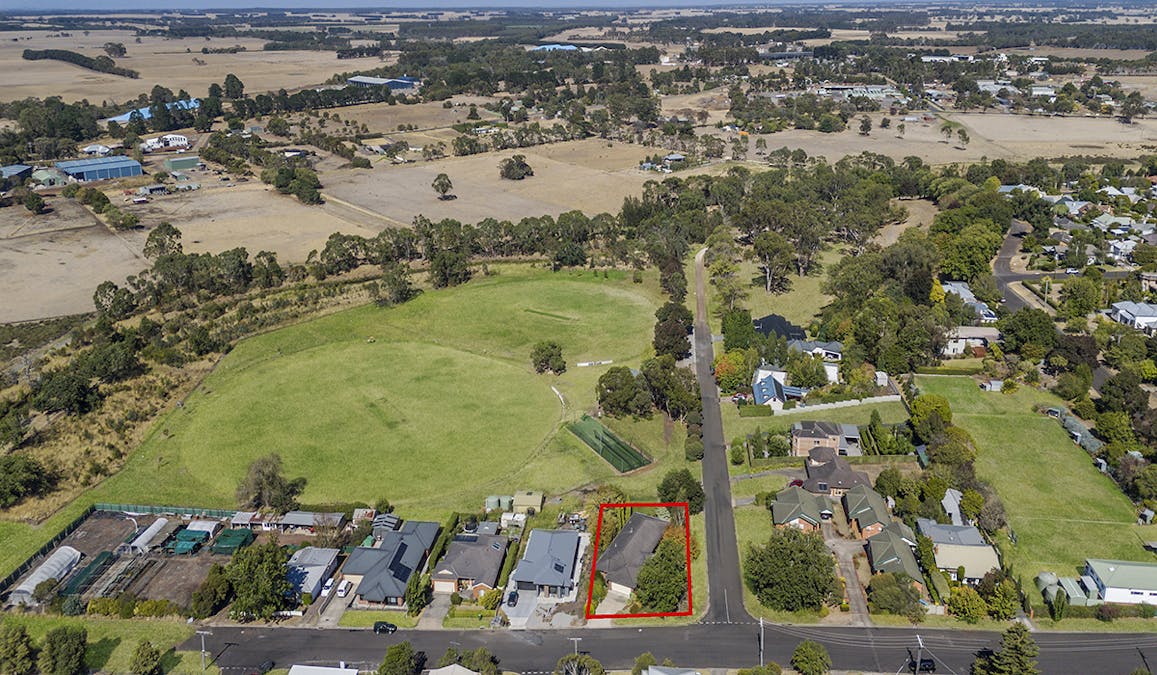 21 Kennedy Street, Hamilton, VIC, 3300 - Image 13