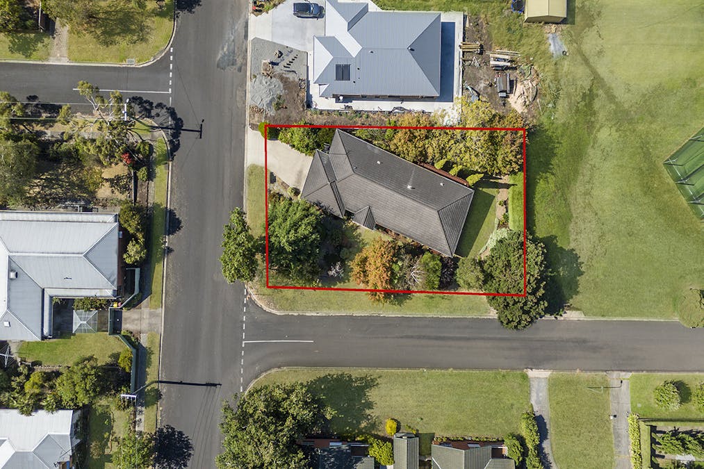 21 Kennedy Street, Hamilton, VIC, 3300 - Image 15