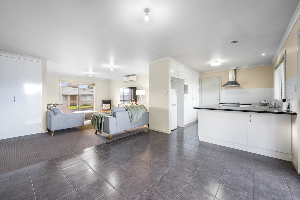 22/2a Coolabah Street, Mount Gambier, SA, 5290 - Image 2
