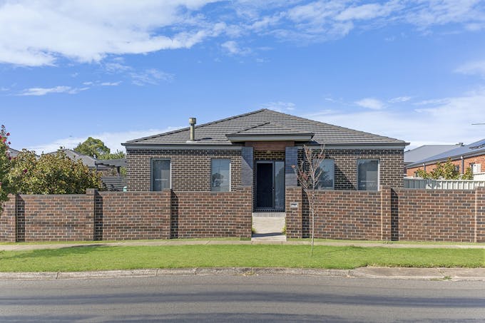 1/38 Pope Street, Hamilton, VIC, 3300 - Image 1