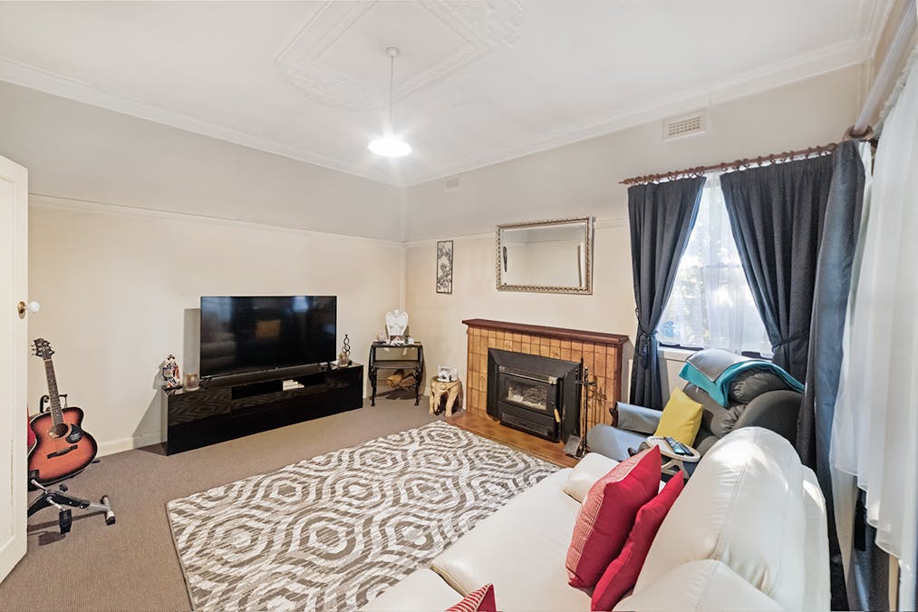 32 Parker Street, Dunkeld, VIC, 3294 - Image 3