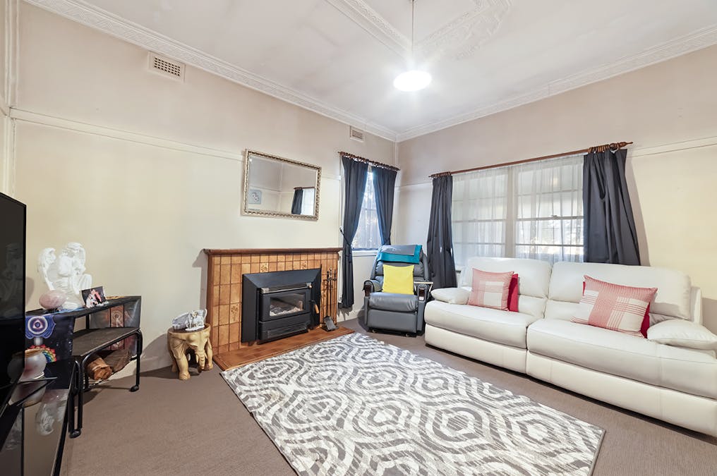 32 Parker Street, Dunkeld, VIC, 3294 - Image 2