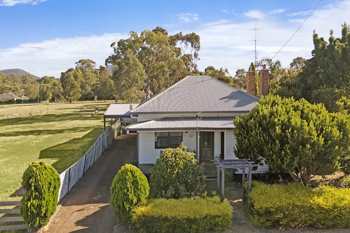 32 Parker Street, Dunkeld, VIC, 3294 - Image 1