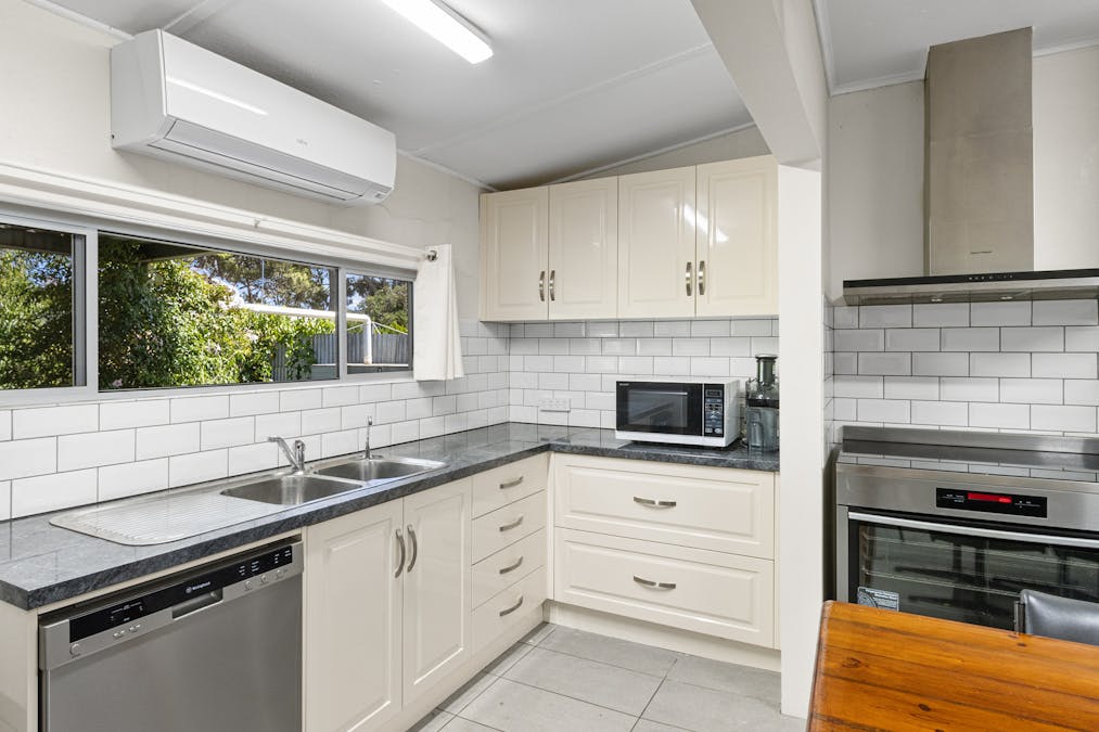 4 West Street, Burra, SA, 5417 - Image 6
