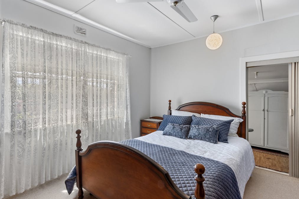 4 West Street, Burra, SA, 5417 - Image 13
