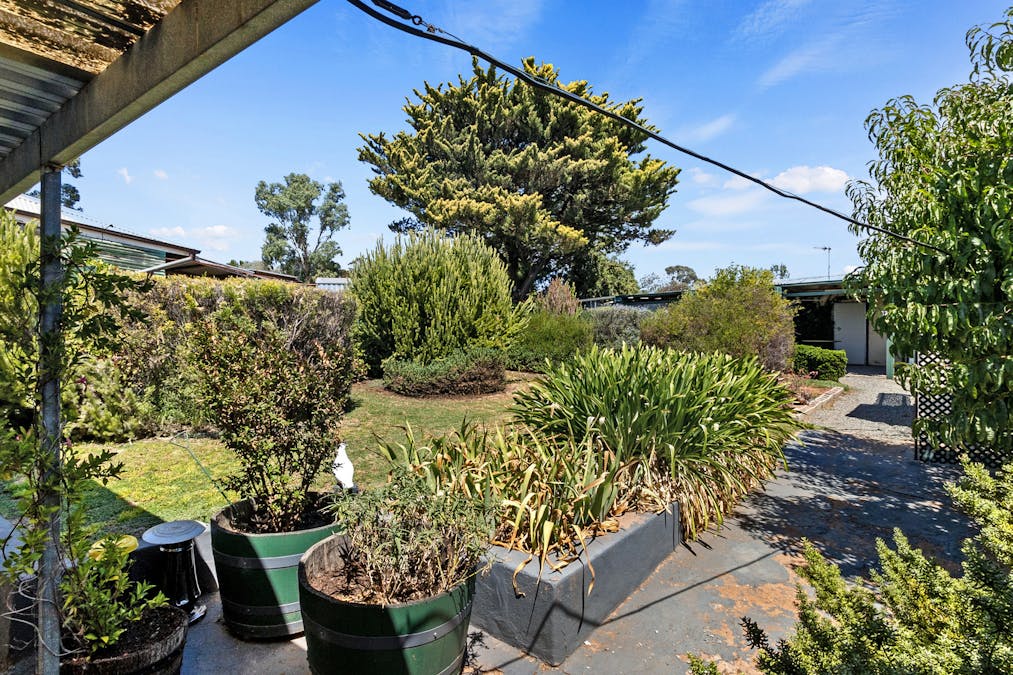 4 West Street, Burra, SA, 5417 - Image 15