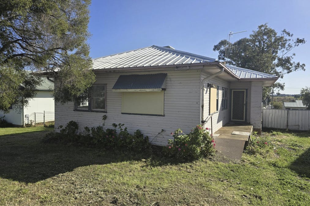 4 Kendall Street, Parkes, NSW, 2870 - Image 1