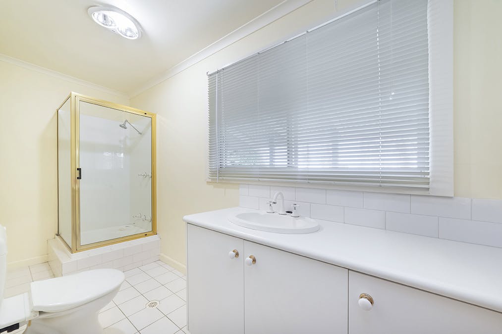 11 Kennedy Street, Hamilton, VIC, 3300 - Image 8