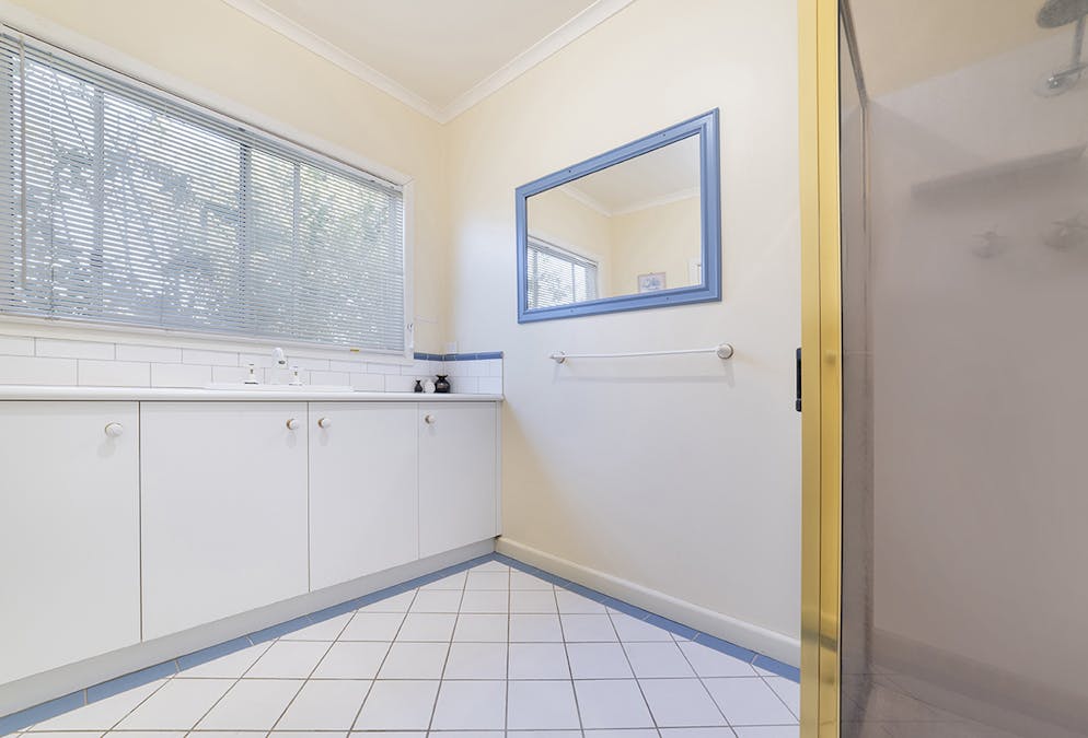 11 Kennedy Street, Hamilton, VIC, 3300 - Image 7