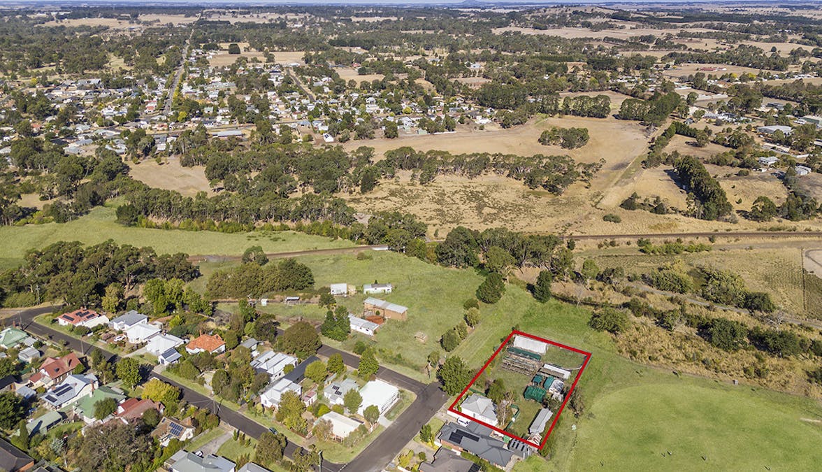 11 Kennedy Street, Hamilton, VIC, 3300 - Image 14