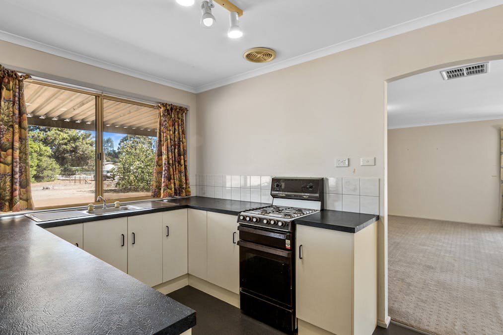 33 Muirkirk Street, Jamestown, SA, 5491 - Image 8
