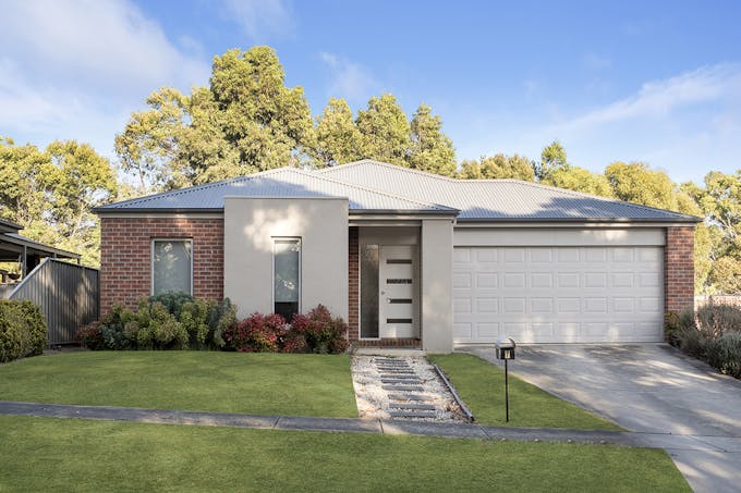 7 School Court, Hamilton, VIC, 3300 - Image 1