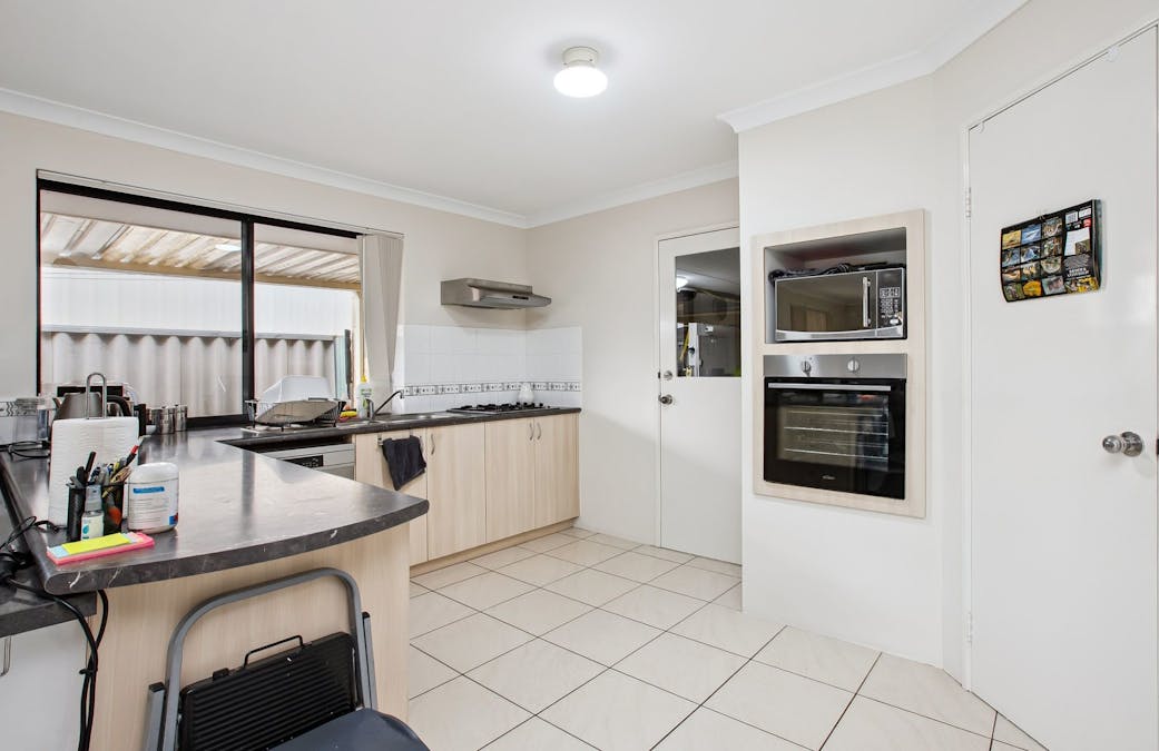 4 Dunns Way, Port Kennedy, WA, 6172 - Image 2