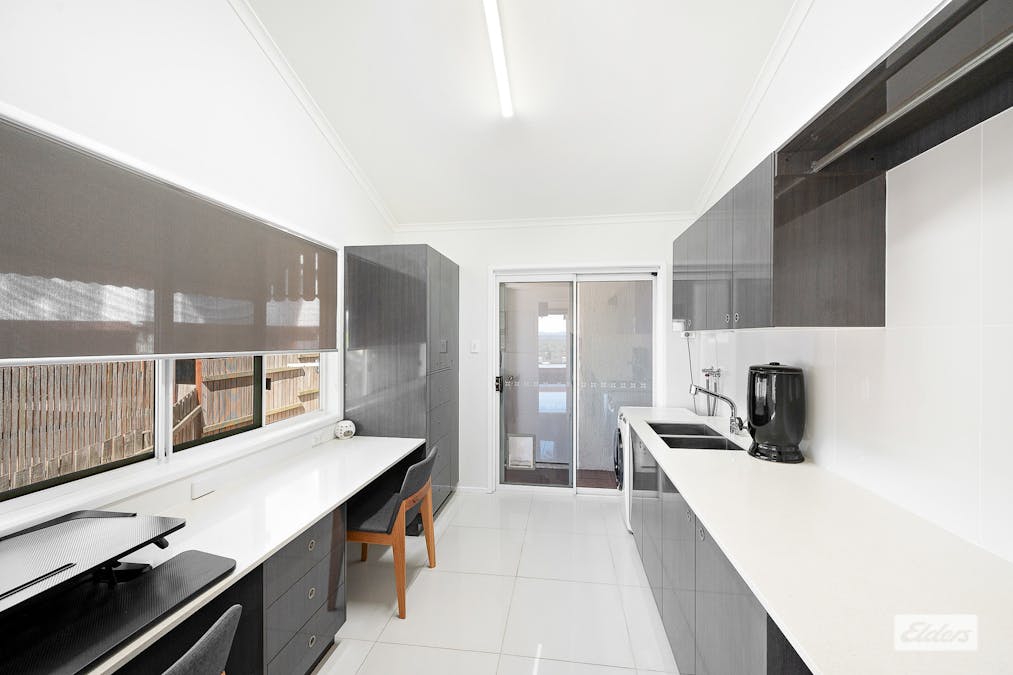 11 Piper Street, West Gladstone, QLD, 4680 - Image 15
