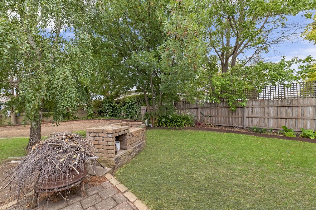 27 Burns Street, Hamilton, VIC, 3300 - Image 26